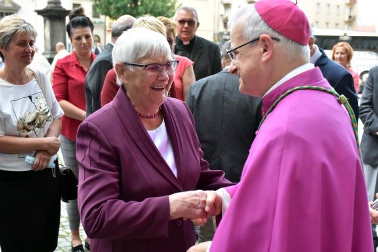 Uroczyste objęcie katedry biskupiej przez bp. Marka Mendyka