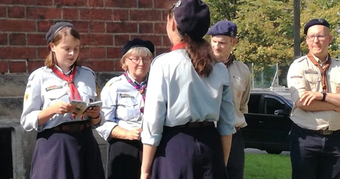 Pierwsza zbiórka harcerzy