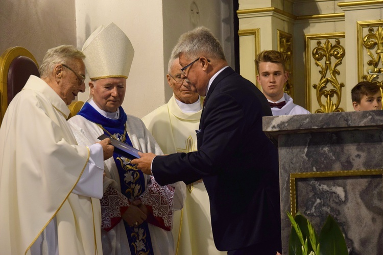 Odpust i odznaczenia w Tymbarku