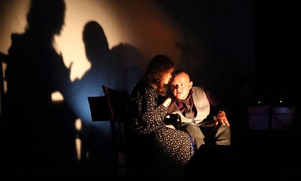 Delikatny dotyk "Pieśni nad Pieśniami"