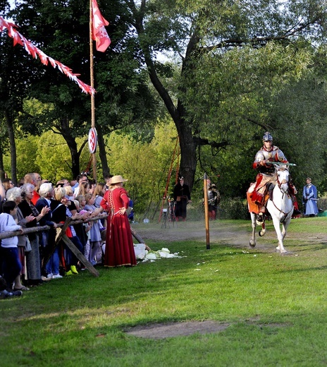 Pułtusk. Piknik z husarią