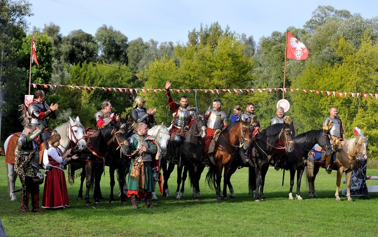 Pułtusk. Piknik z husarią