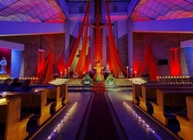 Lubin. Taizé z krzyżem