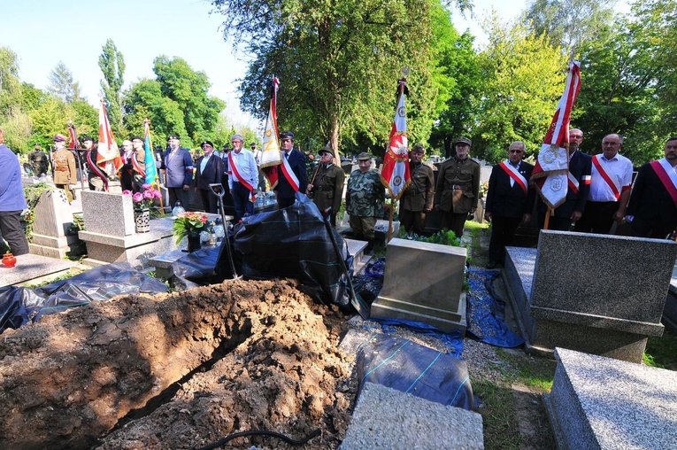 Pogrzeb Stanisława Szajny "Orła" (1924-1949) Cz. 2