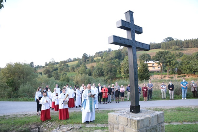 Poświęcenie krzyża epidemicznego