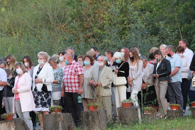 Poświęcenie krzyża epidemicznego