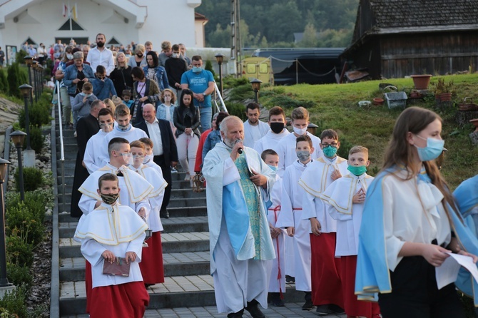 Poświęcenie krzyża epidemicznego