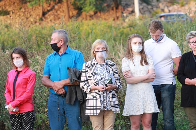 Poświęcenie krzyża epidemicznego