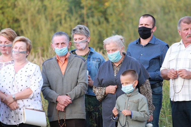 Poświęcenie krzyża epidemicznego