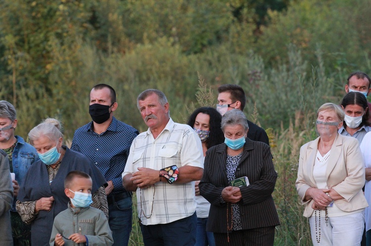 Poświęcenie krzyża epidemicznego