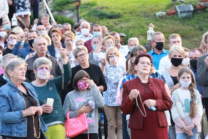 Poświęcenie krzyża epidemicznego