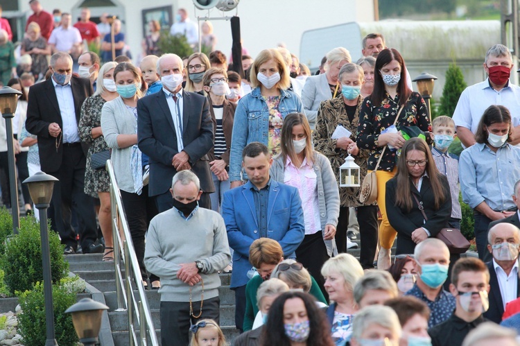 Poświęcenie krzyża epidemicznego