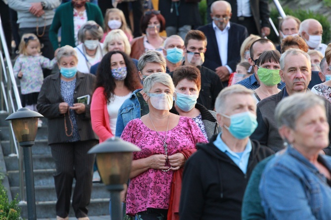 Poświęcenie krzyża epidemicznego