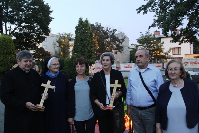 Przy grobie bł. ks. Jerzego Popiełuszki