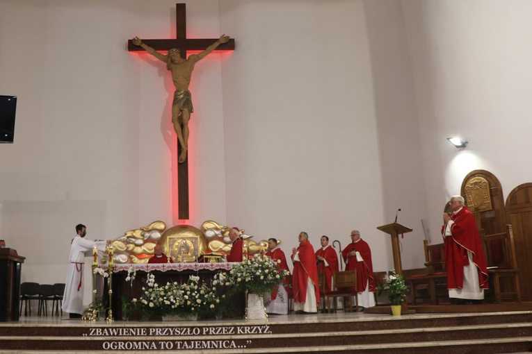 Odpust w wałbrzyskiej Parafii Podwyższenia Krzyża Świętego