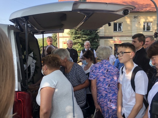 Ostatnie pożegnanie śp. ks. Edwarda Brączka w Bulowicach