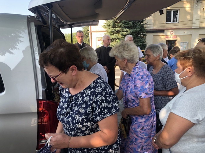 Ostatnie pożegnanie śp. ks. Edwarda Brączka w Bulowicach