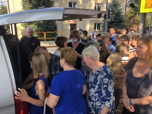 Ostatnie pożegnanie śp. ks. Edwarda Brączka w Bulowicach