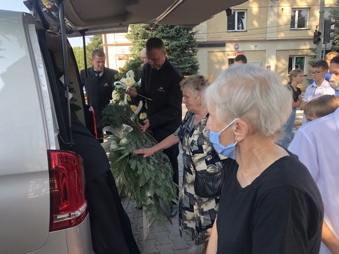 Ostatnie pożegnanie śp. ks. Edwarda Brączka w Bulowicach