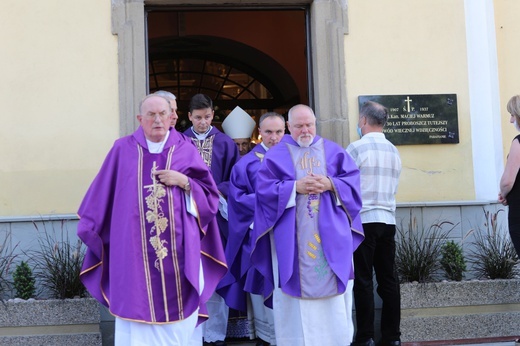 Ostatnie pożegnanie śp. ks. Edwarda Brączka w Bulowicach