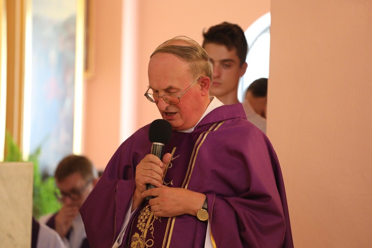 Ostatnie pożegnanie śp. ks. Edwarda Brączka w Bulowicach