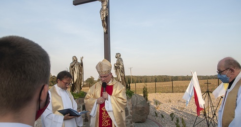 Wyczechy. Krzyż jak znak orientacyjny 