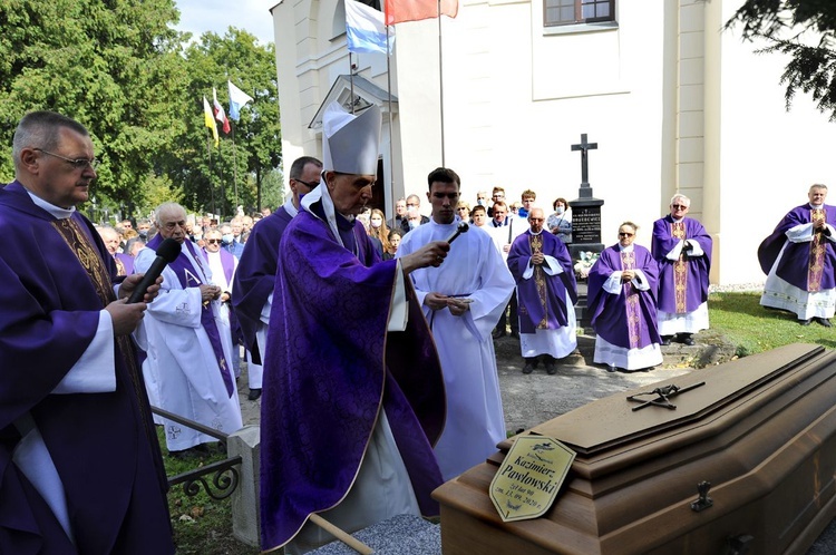 Pułtusk. Pogrzeb ks. kan. Kazimierza Pawłowskiego