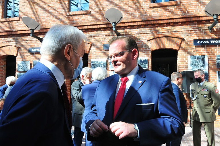 Krzyże Wolności i Solidarności dla działaczy Niezależnego Zrzeszenia Studentów
