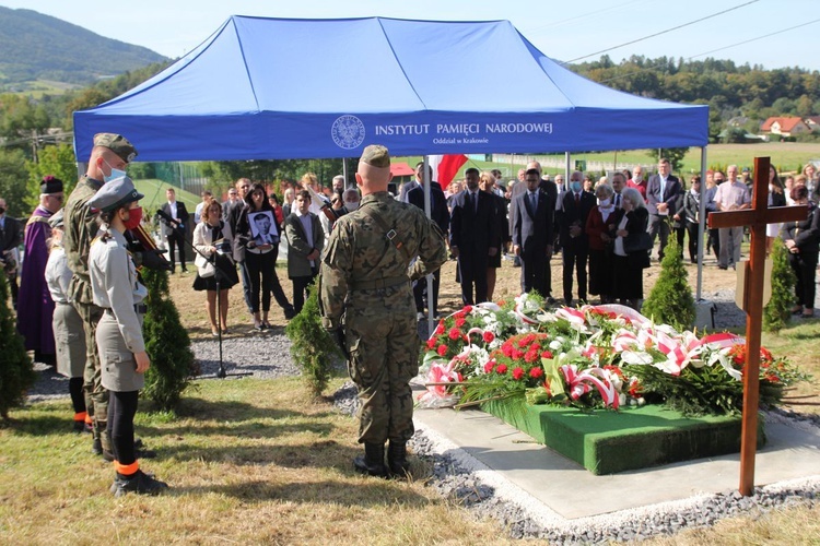 Pogrzeb ppor. Mieczysława Kozłowskiego - Żołnierza Niezłomnego - w Rzykach