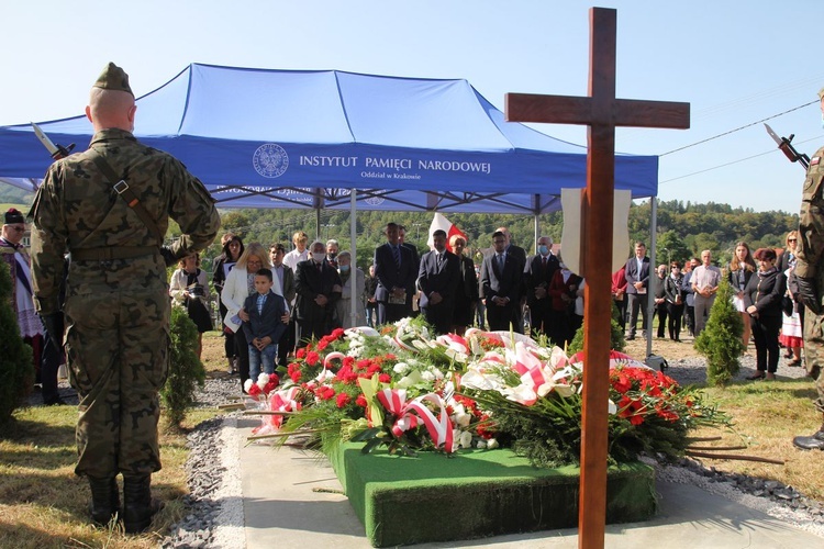 Pogrzeb ppor. Mieczysława Kozłowskiego - Żołnierza Niezłomnego - w Rzykach