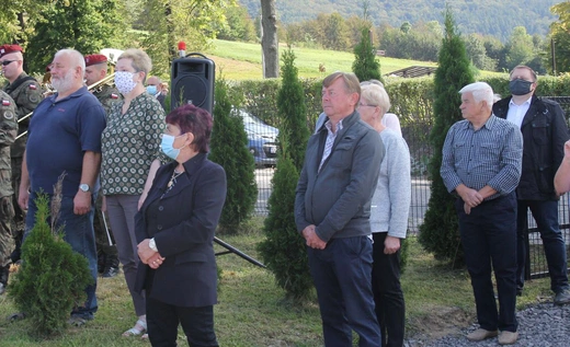 Pogrzeb ppor. Mieczysława Kozłowskiego - Żołnierza Niezłomnego - w Rzykach