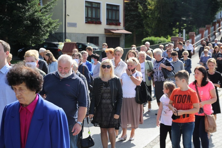 Pogrzeb ppor. Mieczysława Kozłowskiego - Żołnierza Niezłomnego - w Rzykach