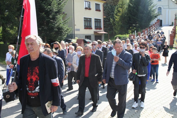 Pogrzeb ppor. Mieczysława Kozłowskiego - Żołnierza Niezłomnego - w Rzykach