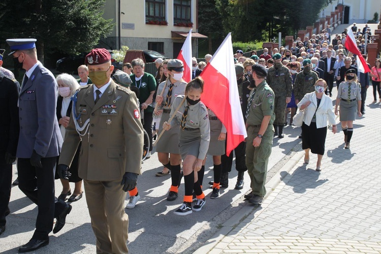 Pogrzeb ppor. Mieczysława Kozłowskiego - Żołnierza Niezłomnego - w Rzykach