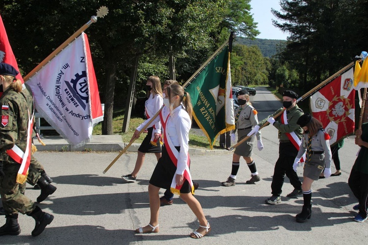 Pogrzeb ppor. Mieczysława Kozłowskiego - Żołnierza Niezłomnego - w Rzykach