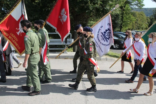 Pogrzeb ppor. Mieczysława Kozłowskiego - Żołnierza Niezłomnego - w Rzykach