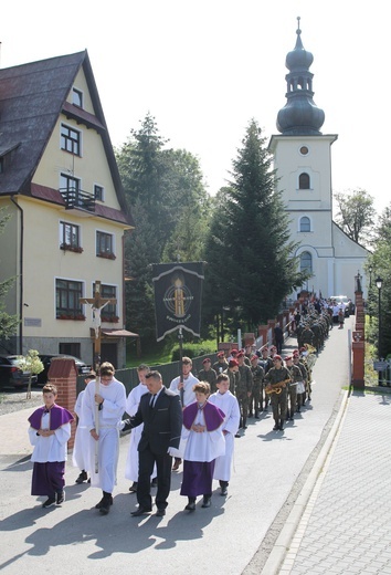 Pogrzeb ppor. Mieczysława Kozłowskiego - Żołnierza Niezłomnego - w Rzykach