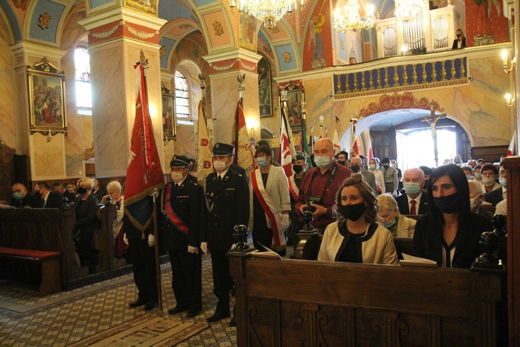 Pogrzeb ppor. Mieczysława Kozłowskiego - Żołnierza Niezłomnego - w Rzykach