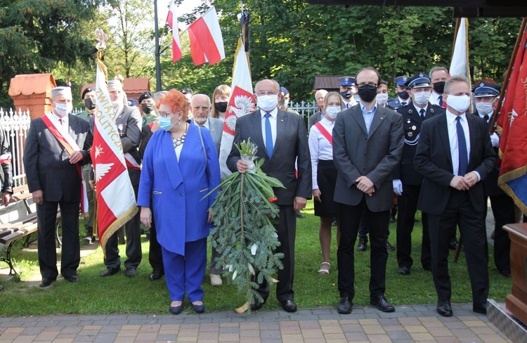 Pogrzeb ppor. Mieczysława Kozłowskiego - Żołnierza Niezłomnego - w Rzykach