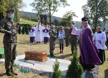 Pogrzeb ppor. Mieczysława Kozłowskiego - Żołnierza Niezłomnego - w Rzykach