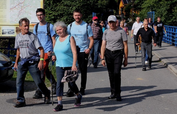 Zwardoń i Skalite - pierwsze transgraniczne nabożeństwo Drogi Krzyżowej - 2020