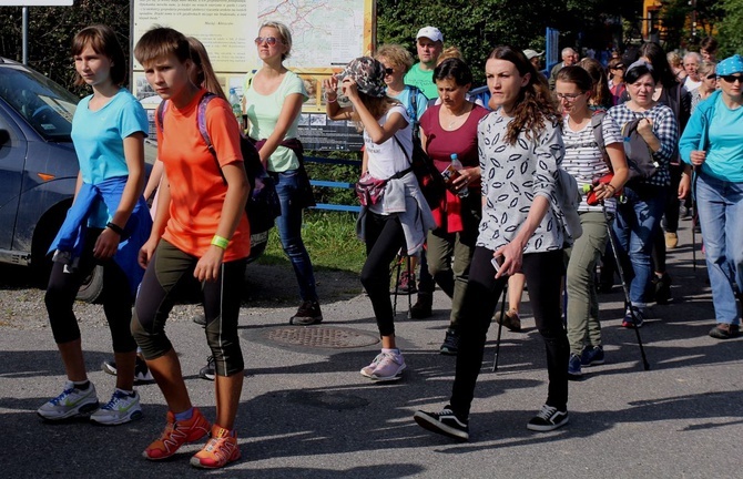 Zwardoń i Skalite - pierwsze transgraniczne nabożeństwo Drogi Krzyżowej - 2020