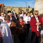 Procesja z relikwiami świętych ulicami Wrocławia