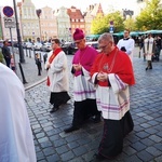 Procesja z relikwiami świętych ulicami Wrocławia