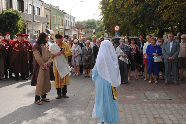 Rudnik nad Sanem. Religijna inscenizacja