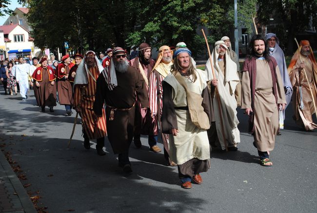 Rudnik nad Sanem. Religijna inscenizacja