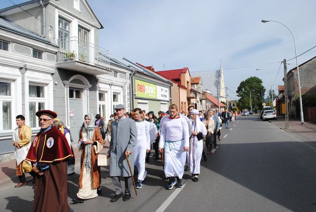 Rudnik nad Sanem. Religijna inscenizacja