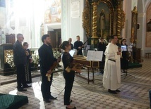 Koncert w klasztorze ojców dominikanów.