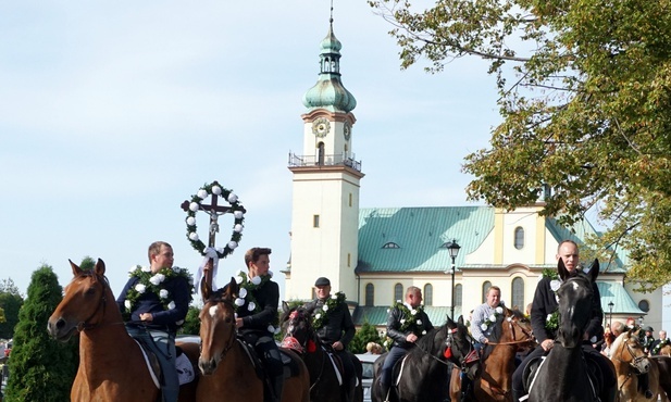 Procesja konna ze Zmartwychwstałym