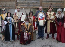 Uczestnicy IV Strzelania Królewskiego. Od lewej Mariusz Fogiel, Maria Łęcka, Bogdan Łęcki. 